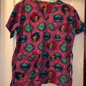 Scrub tops w/ pockets